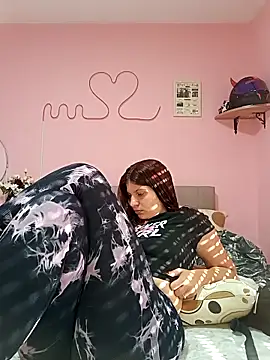 Snapshot of MeCherryy chatting on 09/24/25, 01:25 MeCherryy online show from 09/24/25, 01:25