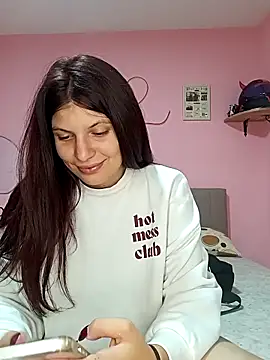 Snapshot of MeCherryy chatting on 09/27/25, 04:45 MeCherryy online show from 09/27/25, 04:45