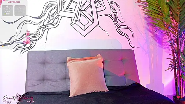 Snapshot of Emmi_Roberts chatting on 02/12/26, 12:16 Emmi Roberts online show from 02/12/26, 12:16