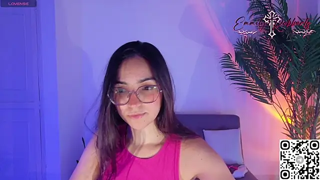 Snapshot of Emmi_Roberts chatting on 07/05/26, 10:39 Emmi Roberts online show from 07/05/26, 10:39