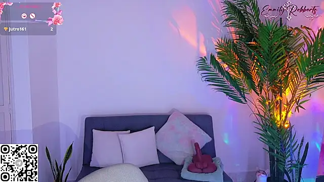 Snapshot of Emmi_Roberts chatting on 07/18/26, 12:37 Emmi Roberts online show from 07/18/26, 12:37
