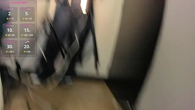 Pretty Johnson  online show from 09/19/25, 12:39