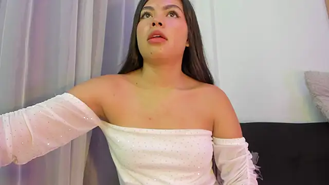 Pretty Johnson  online show from 02/19/26, 12:23