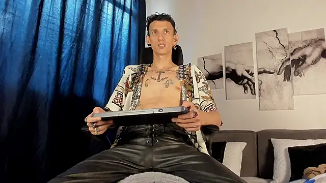 Snapshot of Giotrashy chatting on 07/21/26, 07:49 Giotrashy online show from 07/21/26, 07:49