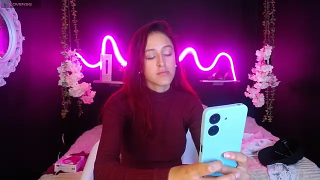 Snapshot of Hairydoll_ chatting on 03/18/25, 08:04 Hairydoll  online show from 03/18/25, 08:04