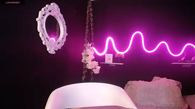 Snapshot of Hairydoll_ chatting on 03/20/25, 11:12 Hairydoll  online show from 03/20/25, 11:12