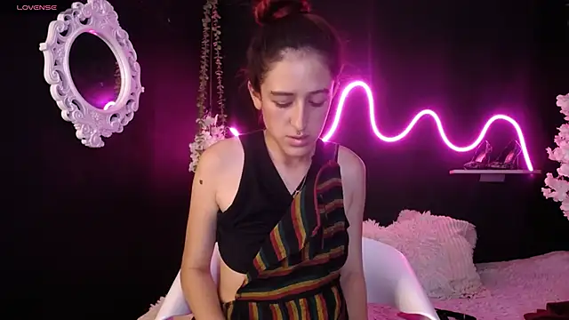 Snapshot of Hairydoll_ chatting on 03/21/25, 02:18 Hairydoll  online show from 03/21/25, 02:18