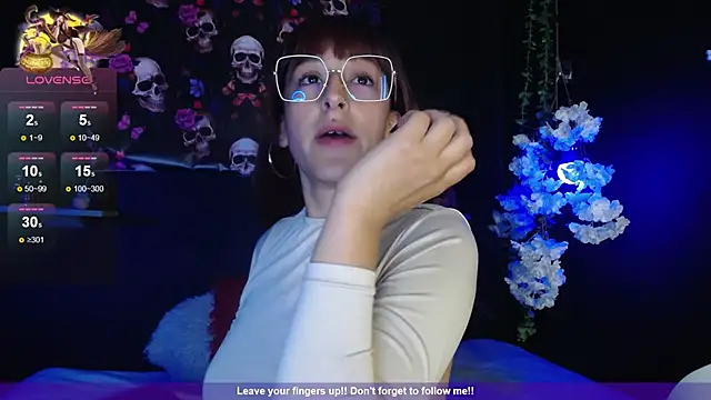 Snapshot of Hairydoll_ chatting on 10/15/25, 10:37 Hairydoll  online show from 10/15/25, 10:37