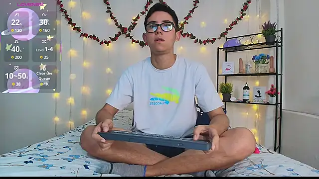 Snapshot of Danny-Swift13 chatting on 03/18/25, 12:36 Danny-Swift13 online show from 03/18/25, 12:36