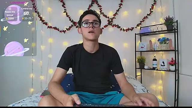 Snapshot of Danny-Swift13 chatting on 03/19/25, 08:54 Danny-Swift13 online show from 03/19/25, 08:54