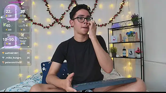 Snapshot of Danny-Swift13 chatting on 03/20/25, 03:02 Danny-Swift13 online show from 03/20/25, 03:02