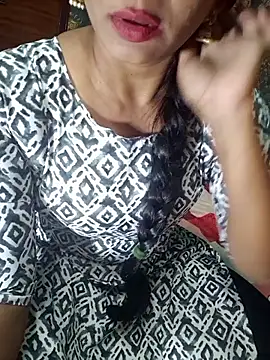 Snapshot of Shalini_telugu09 chatting on 10/29/25, 02:19 Shalini telugu09 online show from 10/29/25, 02:19