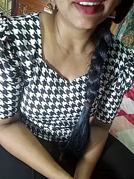 Snapshot of Shalini_telugu09 chatting on 11/06/25, 07:53 Shalini telugu09 online show from 11/06/25, 07:53