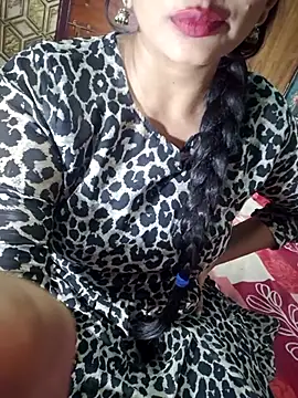 Snapshot of Shalini_telugu09 chatting on 04/15/26, 09:05 Shalini telugu09 online show from 04/15/26, 09:05