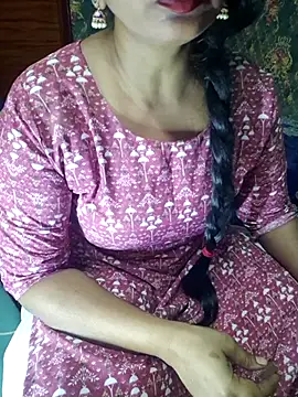 Snapshot of Shalini_telugu09 chatting on 07/11/26, 09:45 Shalini telugu09 online show from 07/11/26, 09:45
