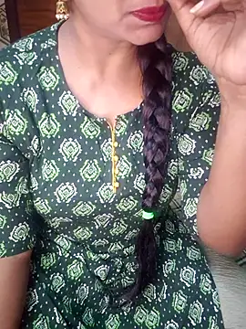 Snapshot of Shalini_telugu09 chatting on 07/16/26, 09:37 Shalini telugu09 online show from 07/16/26, 09:37