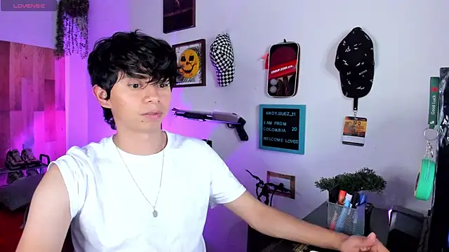 Snapshot of Yaiden_11 chatting on 03/21/25, 07:13 Yaiden 11 online show from 03/21/25, 07:13