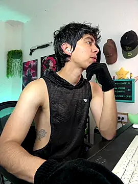 Snapshot of Yaiden_11 chatting on 09/21/25, 10:06 Yaiden 11 online show from 09/21/25, 10:06