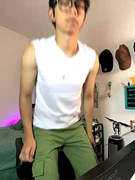 Snapshot of Yaiden_11 chatting on 09/22/25, 10:06 Yaiden 11 online show from 09/22/25, 10:06