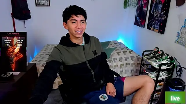 Snapshot of Yaiden_11 chatting on 11/09/25, 10:13 Yaiden 11 online show from 11/09/25, 10:13