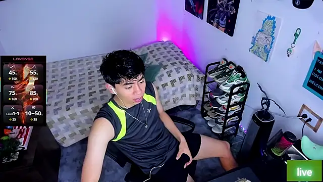 Snapshot of Yaiden_11 chatting on 11/10/25, 10:03 Yaiden 11 online show from 11/10/25, 10:03