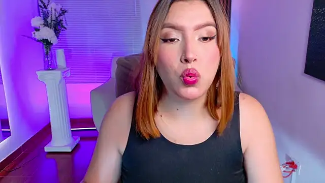 Snapshot of karla_hill_28 chatting on 07/18/26, 03:22 karla hill 28 online show from 07/18/26, 03:22