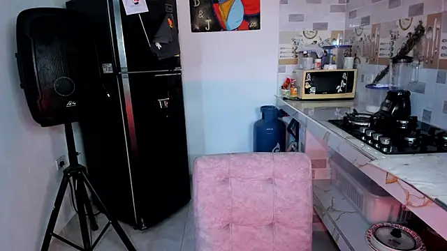 Snapshot of adam_angelssss chatting on 11/05/25, 08:20 adam angelssss online show from 11/05/25, 08:20