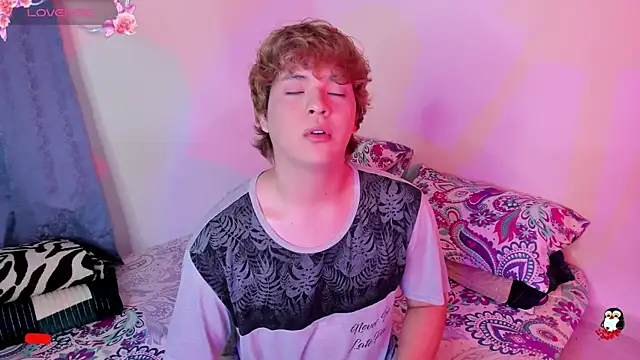 Snapshot of adam_angelssss chatting on 01/15/26, 06:55 adam angelssss online show from 01/15/26, 06:55