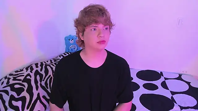 Snapshot of adam_angelssss chatting on 02/08/26, 04:16 adam angelssss online show from 02/08/26, 04:16