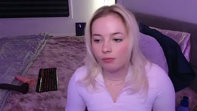 Snapshot of margot_robbie7 chatting on 01/06/26, 01:09 margot robbie7 online show from 01/06/26, 01:09