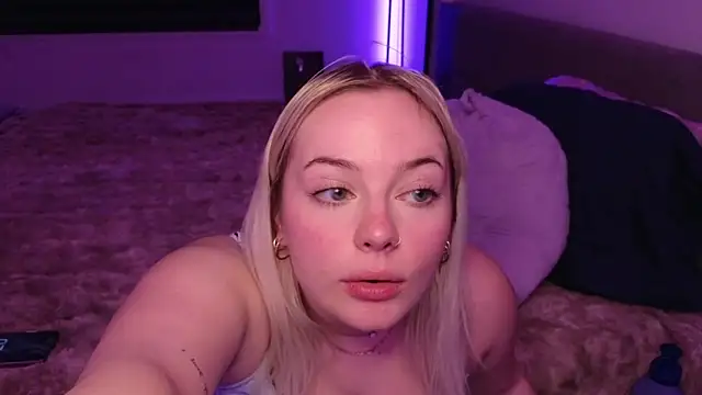 Snapshot of margot_robbie7 chatting on 01/08/26, 12:24 margot robbie7 online show from 01/08/26, 12:24