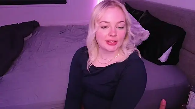 Snapshot of margot_robbie7 chatting on 02/11/26, 12:48 margot robbie7 online show from 02/11/26, 12:48