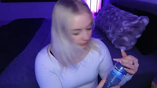 Snapshot of margot_robbie7 chatting on 02/11/26, 11:43 margot robbie7 online show from 02/11/26, 11:43