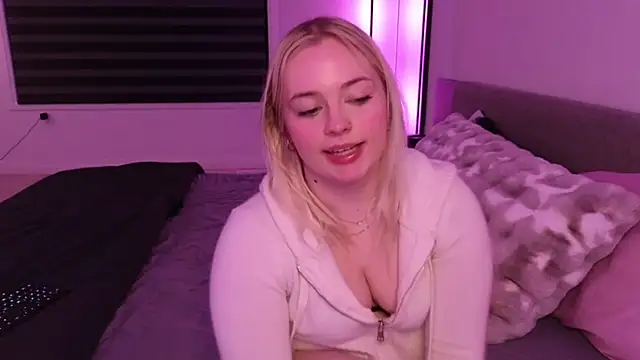 Snapshot of margot_robbie7 chatting on 03/13/26, 12:39 margot robbie7 online show from 03/13/26, 12:39