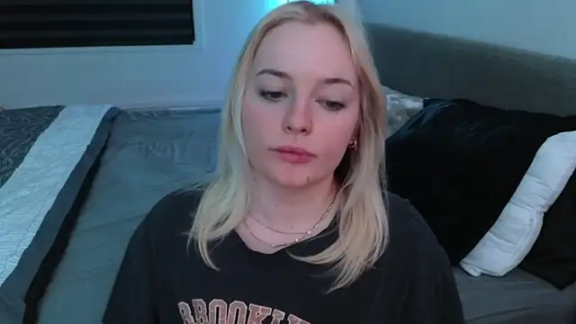 Snapshot of margot_robbie7 chatting on 04/16/26, 01:06 margot robbie7 online show from 04/16/26, 01:06