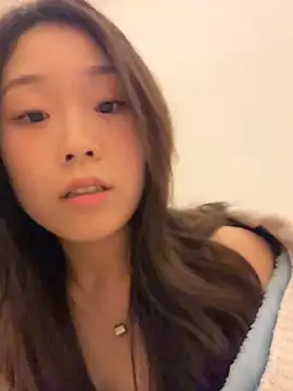 Snapshot of Minnie-66 chatting on 03/18/25, 12:03 Minnie-66 online show from 03/18/25, 12:03