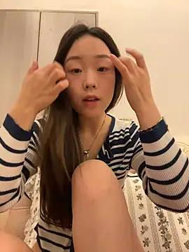 Snapshot of Minnie-66 chatting on 03/23/25, 07:53 Minnie-66 online show from 03/23/25, 07:53