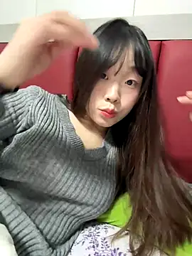 Snapshot of Minnie-66 chatting on 11/10/25, 09:30 Minnie-66 online show from 11/10/25, 09:30