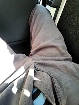 ikeike-kun online show from 10/17/25, 02:59