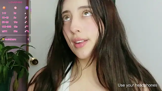 Snapshot of Rebbecawhite_meow chatting on 03/25/26, 11:55 Rebbecawhite meow online show from 03/25/26, 11:55