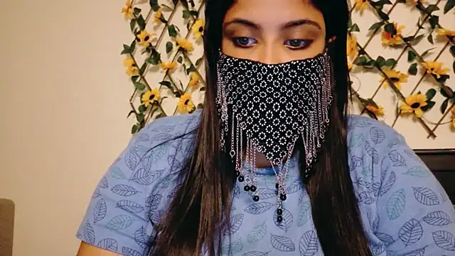 Snapshot of Tamil_hot_whiskey_girl chatting on 05/17/26, 12:23 Tamil hot whiskey girl online show from 05/17/26, 12:23