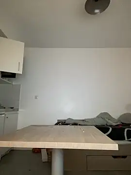 Snapshot of Renoirmonter chatting on 11/16/25, 07:19 Renoirmonter online show from 11/16/25, 07:19