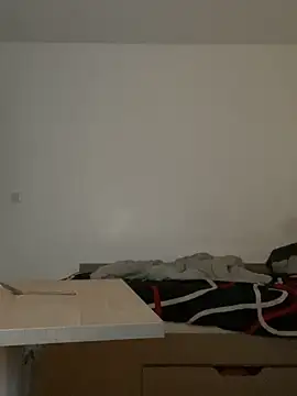 Snapshot of Renoirmonter chatting on 11/25/25, 10:10 Renoirmonter online show from 11/25/25, 10:10