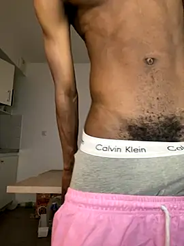 Snapshot of Renoirmonter chatting on 12/01/25, 01:49 Renoirmonter online show from 12/01/25, 01:49