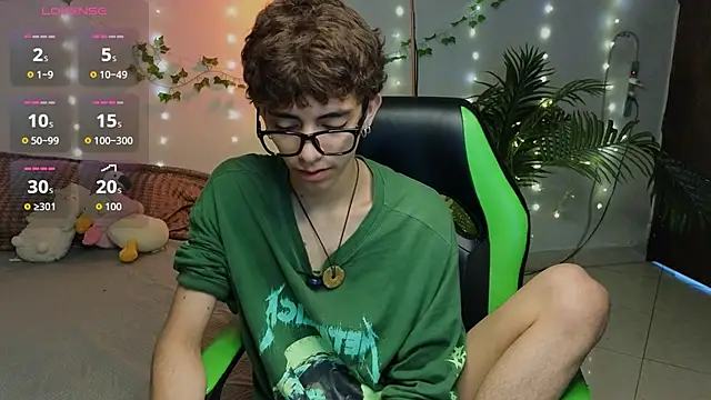 Snapshot of Matty_Sparkk chatting on 04/17/26, 01:14 Matty Sparkk online show from 04/17/26, 01:14