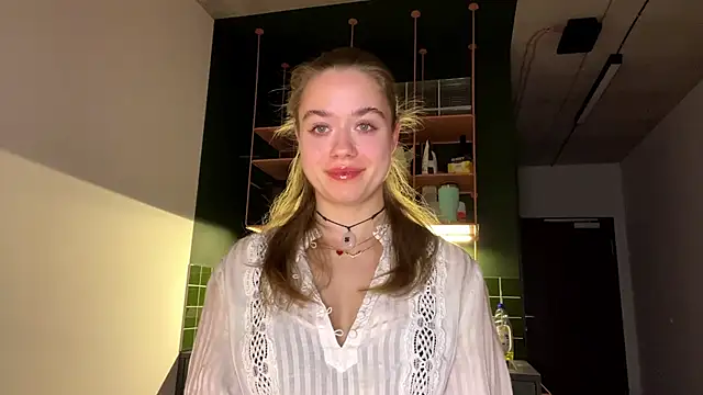 Snapshot of kiyoko_kur_ chatting on 03/15/25, 06:43 kiyoko kur online show from 03/15/25, 06:43