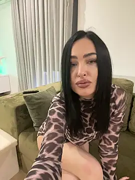 Snapshot of Black_swan7777 chatting on 01/13/26, 02:44 Black swan7777 online show from 01/13/26, 02:44