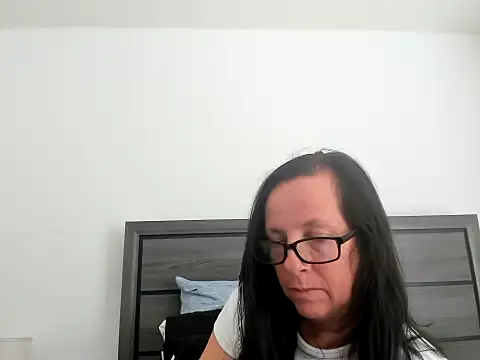 peachgoddess online show from 09/27/25, 04:01