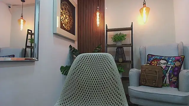 Coral Lise online show from 09/18/25, 11:56