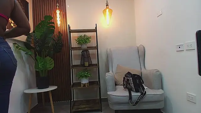 Coral Lise online show from 09/24/25, 11:02